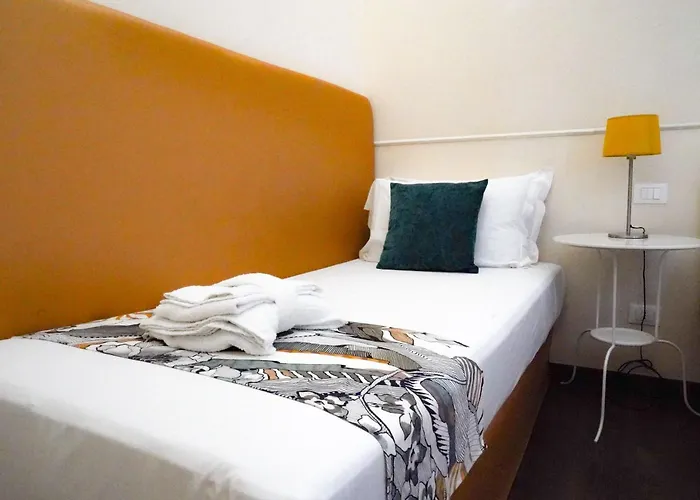 Caesar Place Rom
